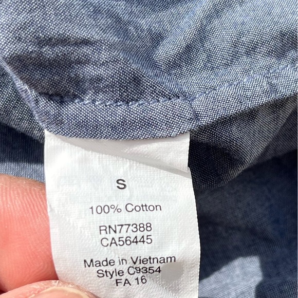 Women's J Crew Blouse Shirt Top Chambray Blue Denim S Button Casual Business - Picture 6 of 11
